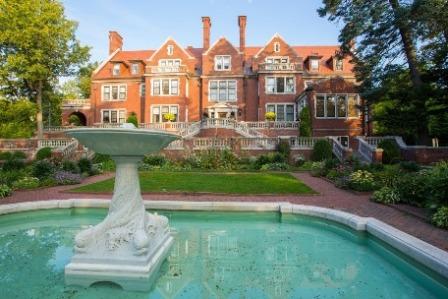 Glensheen Mansion backyard